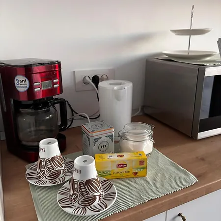 Mirvana Solis Grande *