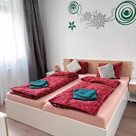 Mirvana Solis Grande *