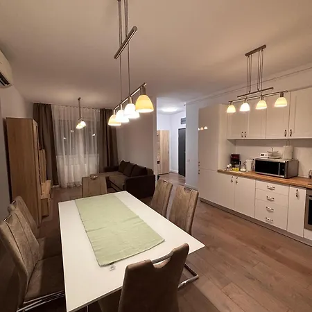 Mirvana Solis Grande Apartamento