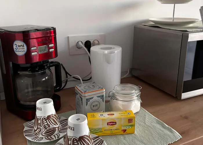 Mirvana Solis Grande *