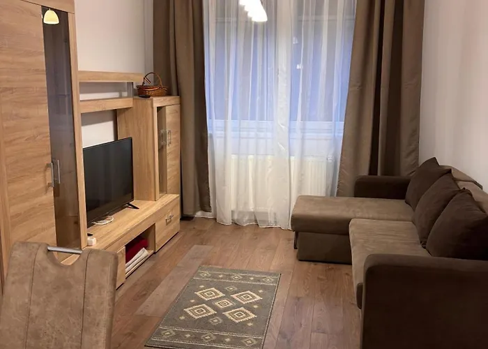 Mirvana Solis Grande *